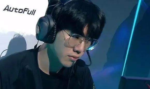 不仅意味着 不仅意味着