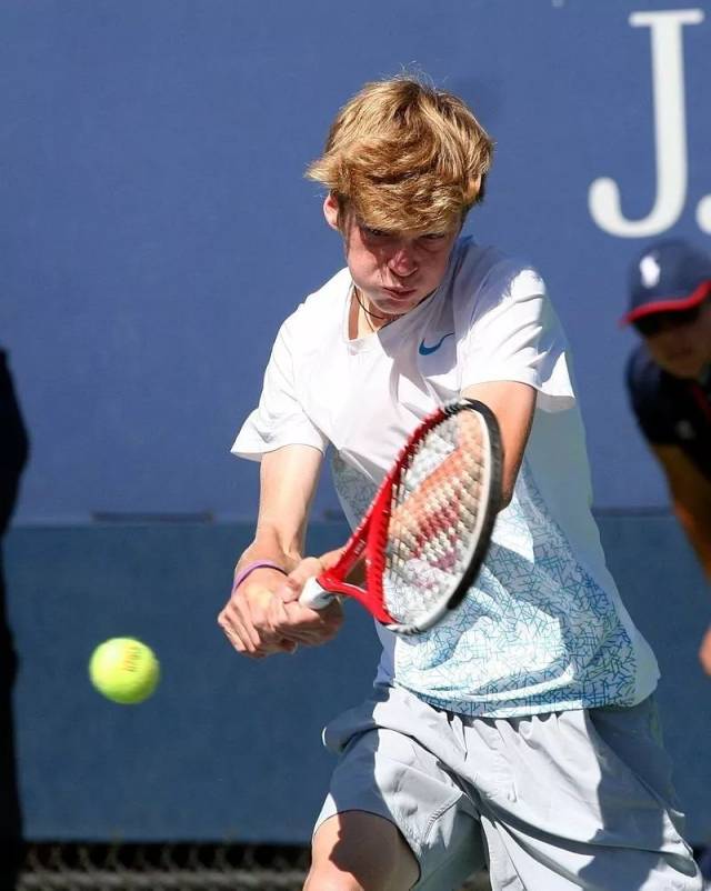 打破对手的 打破对手的