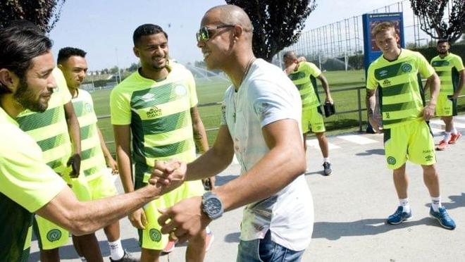 在庆祝塞尔 在庆祝塞尔